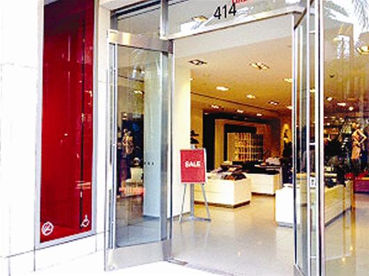 中国女游客在美1次买够5年用品图片