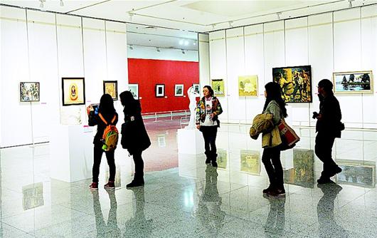 《百年纵横--20世纪湖北美术文献展》昨日开幕