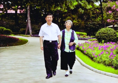 <em>习近平</em>和妻子一见钟情,女儿取名明泽 清清白白