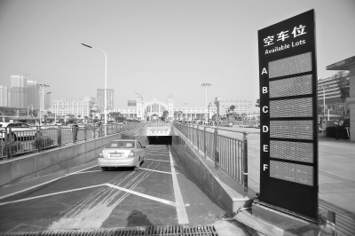 28日汉口火车站车位可预订 不用刷卡电脑引导