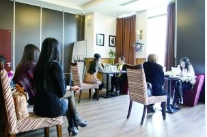 富豪相亲真实状态<em>还原</em>:有人花300万找<em>处女</em>结婚