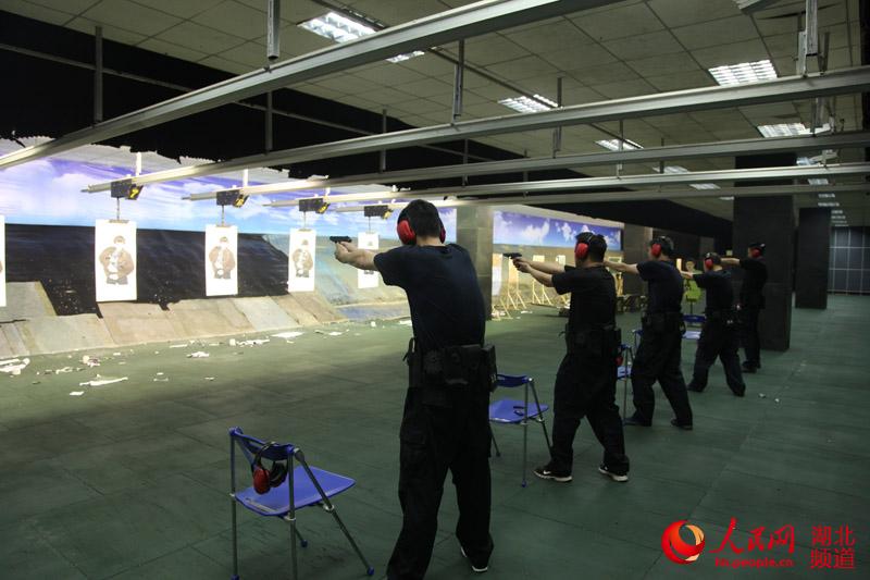武汉铁路警方投入20余万加强民警武器警械使