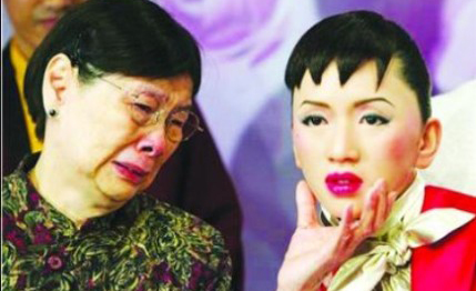 遭亲妈害惨的女星们