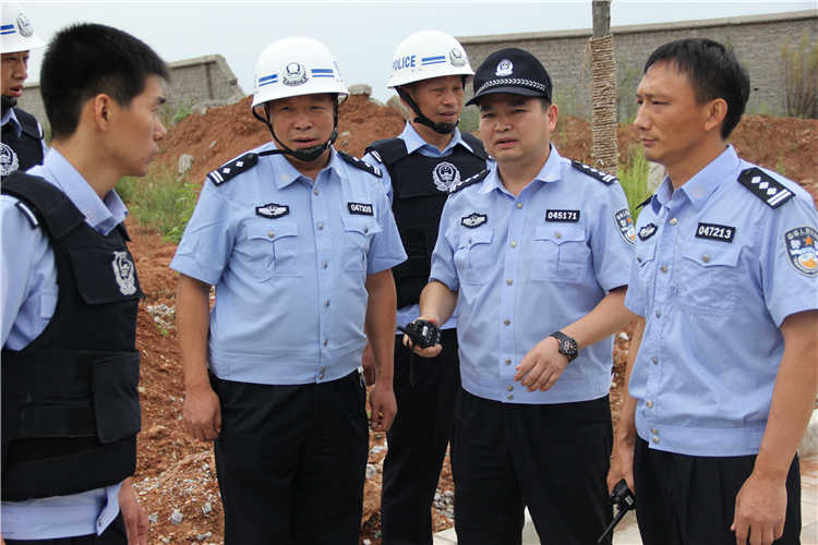 郧县反恐应急演练暴徒被当场击毙