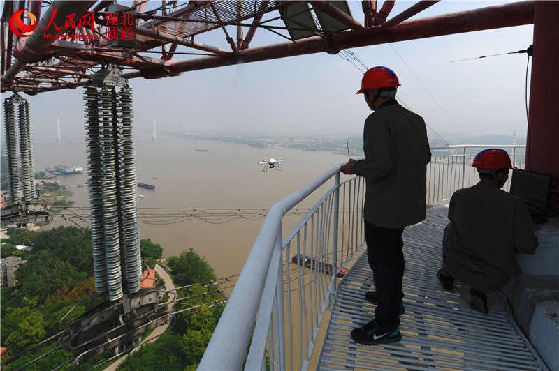 无人机巡检军山大跨越