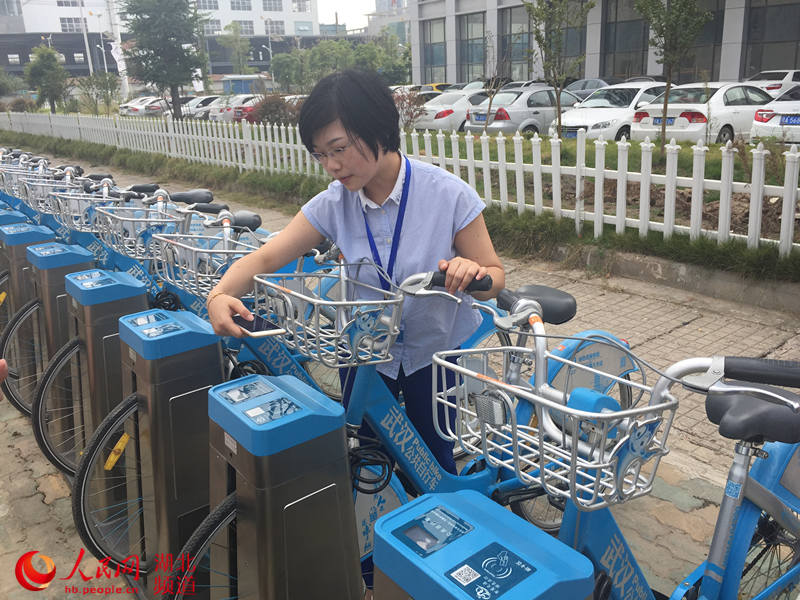 世界无车日武汉新添111个公共自行车站点--