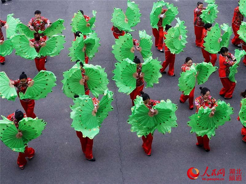 湖北十堰:载歌载舞庆新春(高清组图)