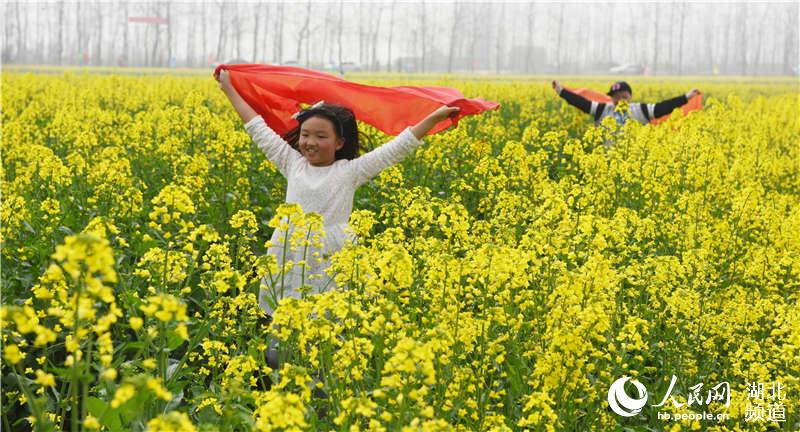 高清组图:花为媒 湖北武穴引爆春天旅游季