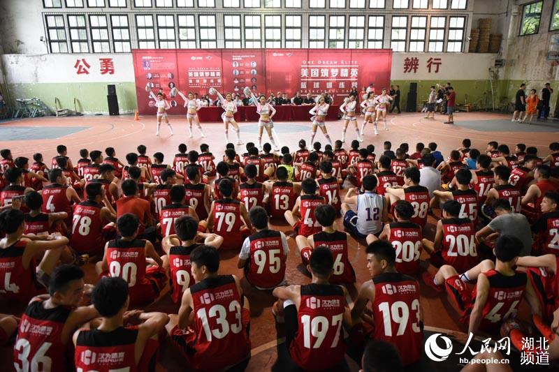 2016美国筑梦精英 篮球训练营在汉开营