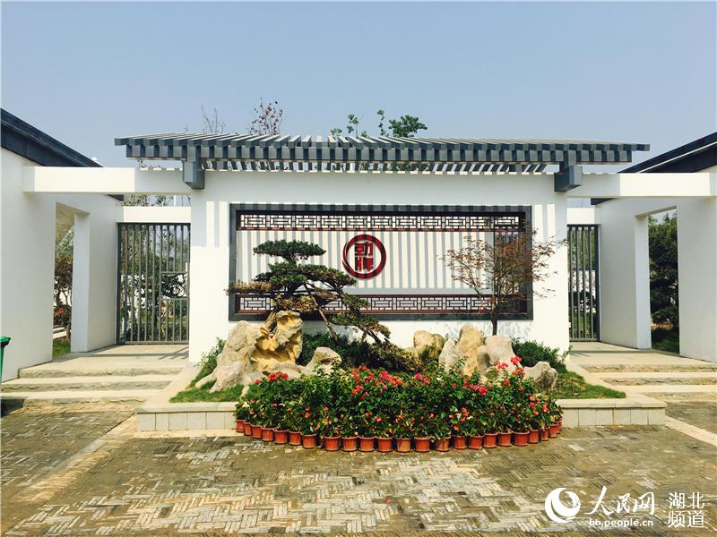 湖北移动进行实名制补录工作 外籍人士积极参