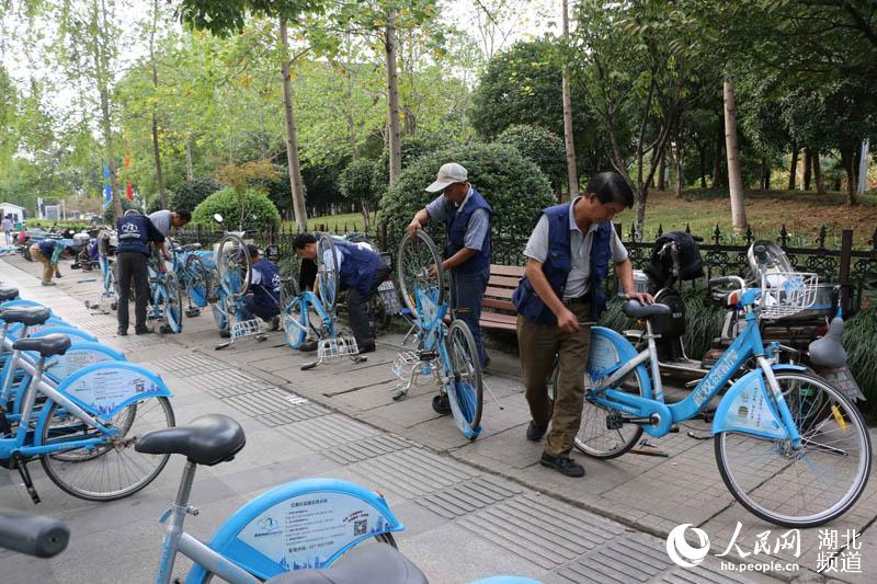 武漢兩萬(wàn)余輛公共自行車(chē)迎來(lái)“大體檢” 