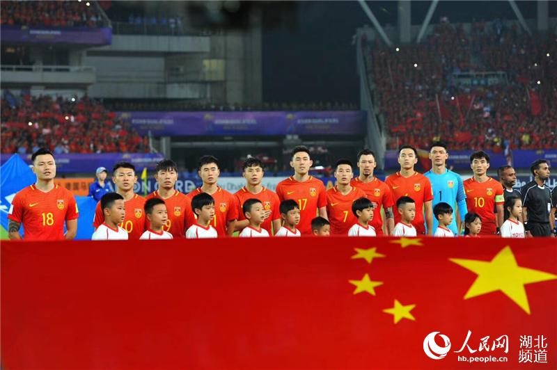 国足1:0击败乌兹别克斯坦保留出线希望