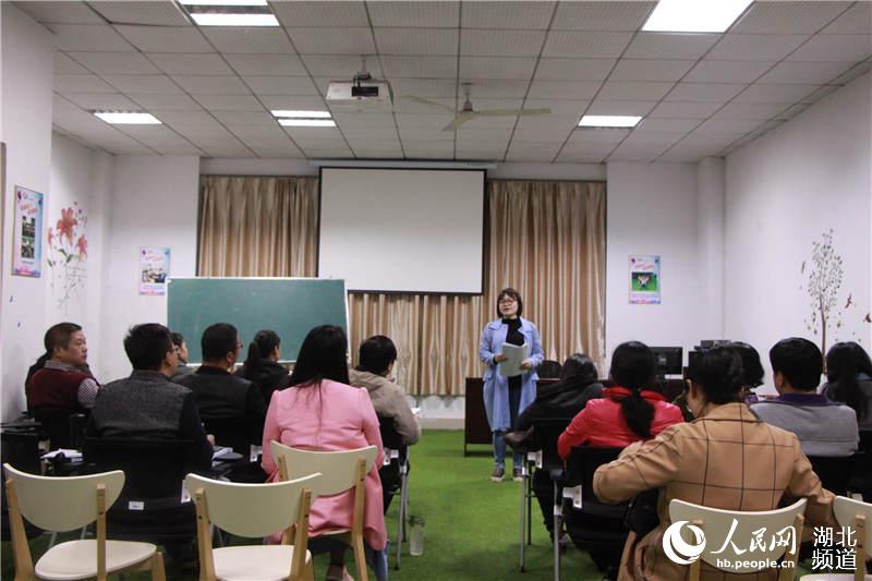 武汉高校开办教师英语培训班受热捧