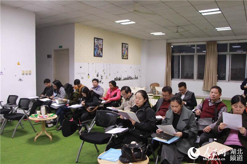 武汉高校开办教师英语培训班受热捧