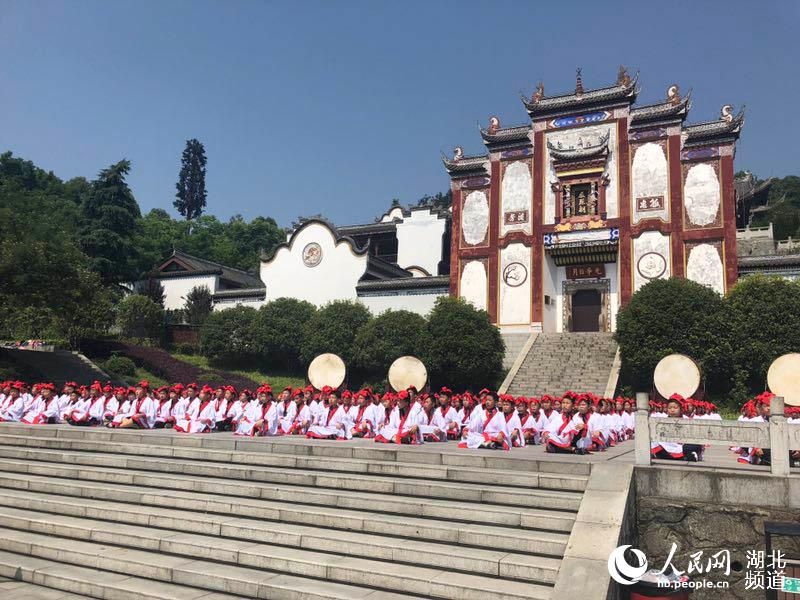 网络中国节·湖北万人唱诵《楚辞·离骚 》 弘扬荆楚文化(图2)