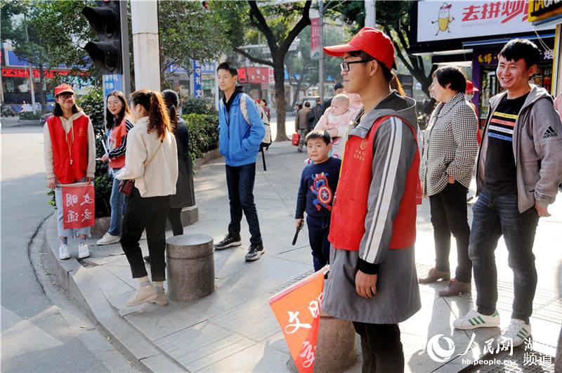 十堰市有多少人口_十堰地产人俱乐部九龙瀑自驾游圆满结束(2)