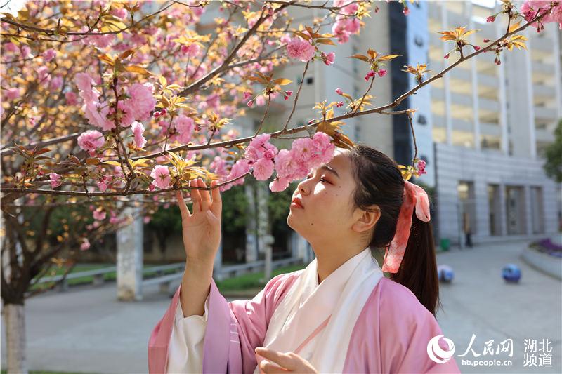汉服白色齐胸襦裙穿搭,汉服白色