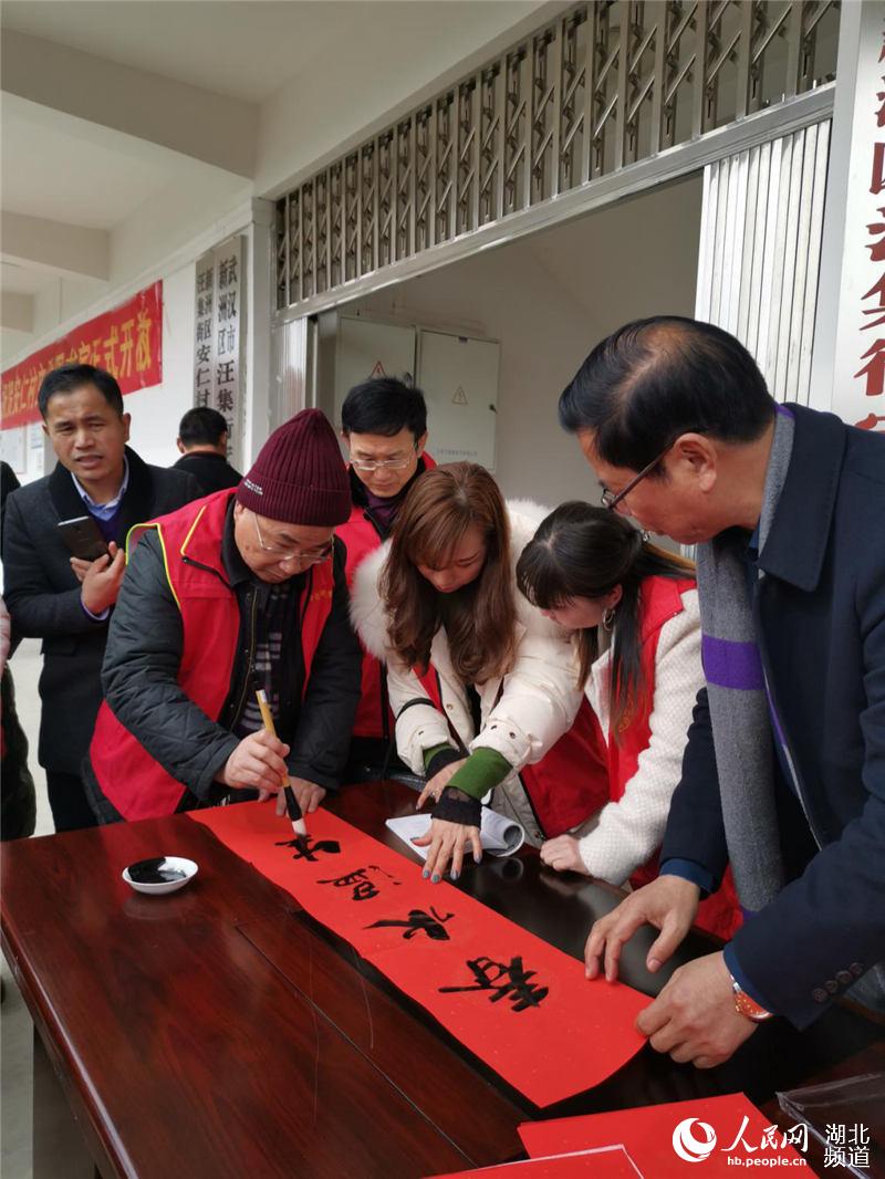�人����������������������������׼��ƶ��4��