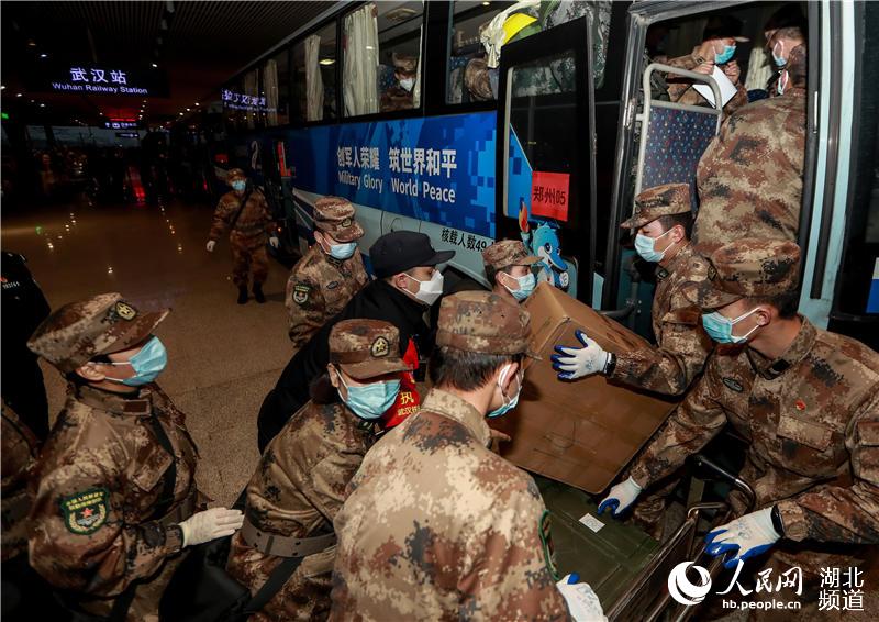 �����������ɽҽԺĳ��ҽԺҽ�ƶӵ����人��9��