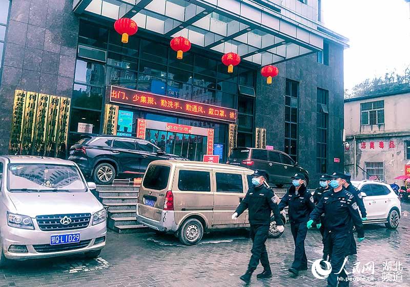 2��2�գ�һ�ӹ��������ڸ��и��ױ���ԺѲ�ߡ����鷢�������������й����ּӴ�Գ��м�ҽԺ���̳����Ƶ���ص������Ѳ�����ȣ�ȷ����ȫ����Ĳ���� �㣩