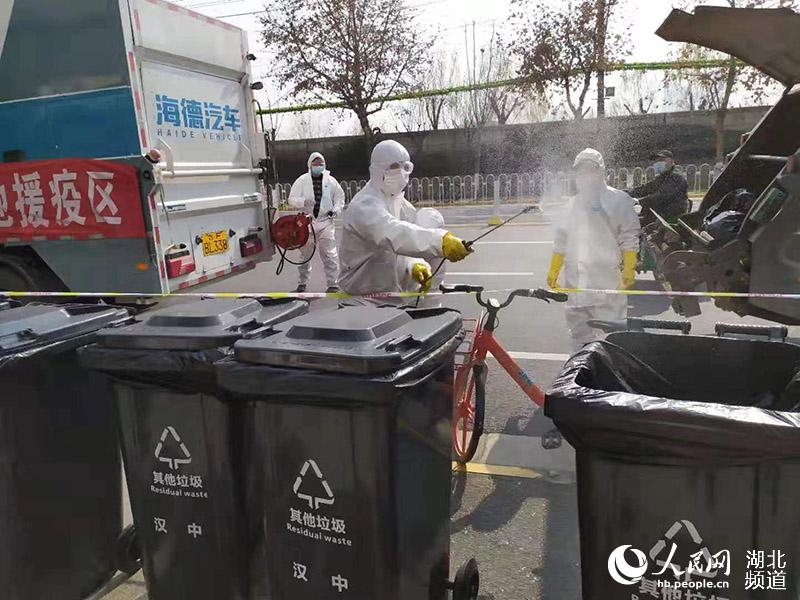 武漢首台全自動垃圾容器消毒車投入使用【4】