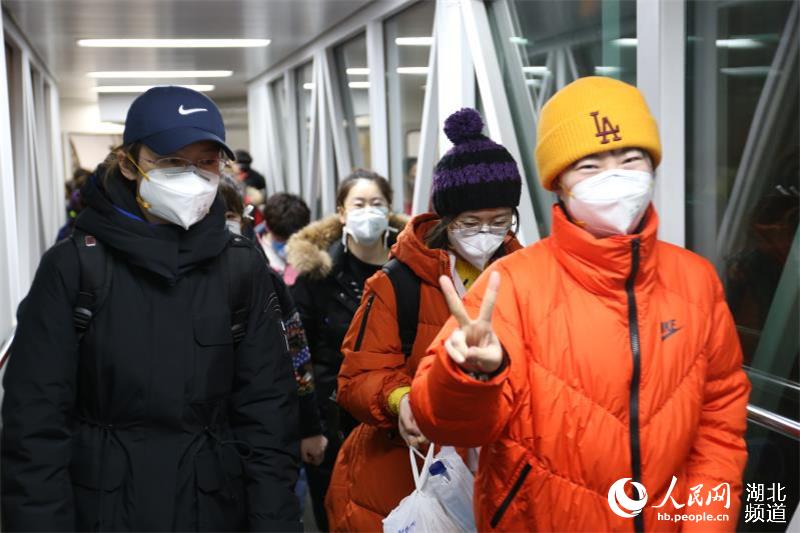 接力馳援！遼寧1000人醫療隊趕赴雷神山醫院【4】