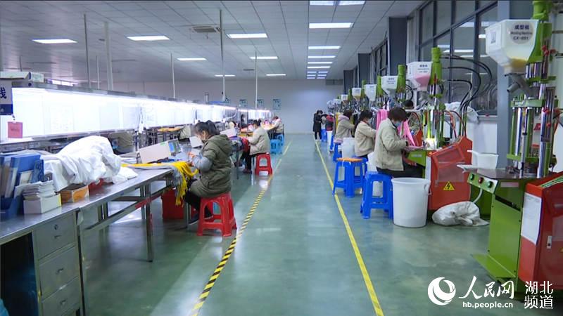 ��ǿ���Ƽ�ʵҵ���������ֹ���ˮ����ҵ���������� �㣩