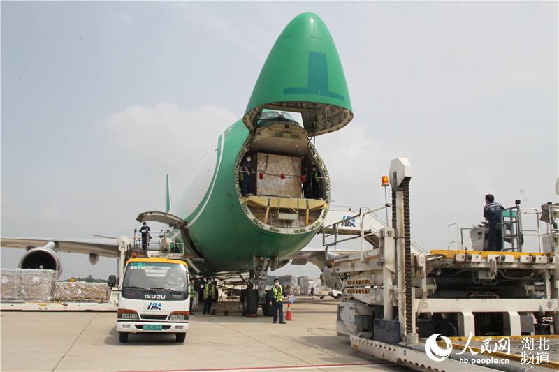 每周兩次，武漢天河機場恢復首條洲際貨運航線。郭婷婷攝