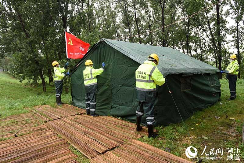 Ӧ����Ԯ���ɷֶӶ�Ա�����Ѵֵ�ص�����