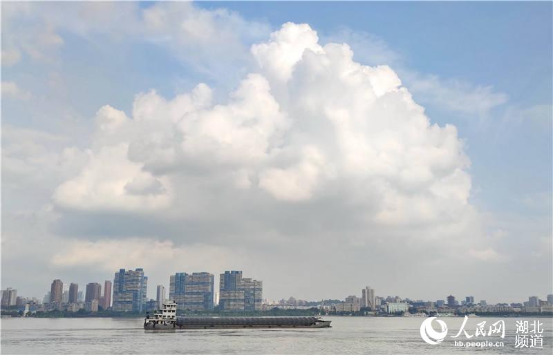 長江武漢段迎三峽大壩建成后最大流量 61200立方米/秒過漢