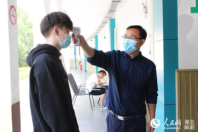 假期防疫不鬆懈 高校巡查督導工作專班為大學生護航【8】