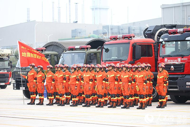 湖北宜昌消防展示專業隊人員編組和裝備（湖北省消防救援總隊供圖）