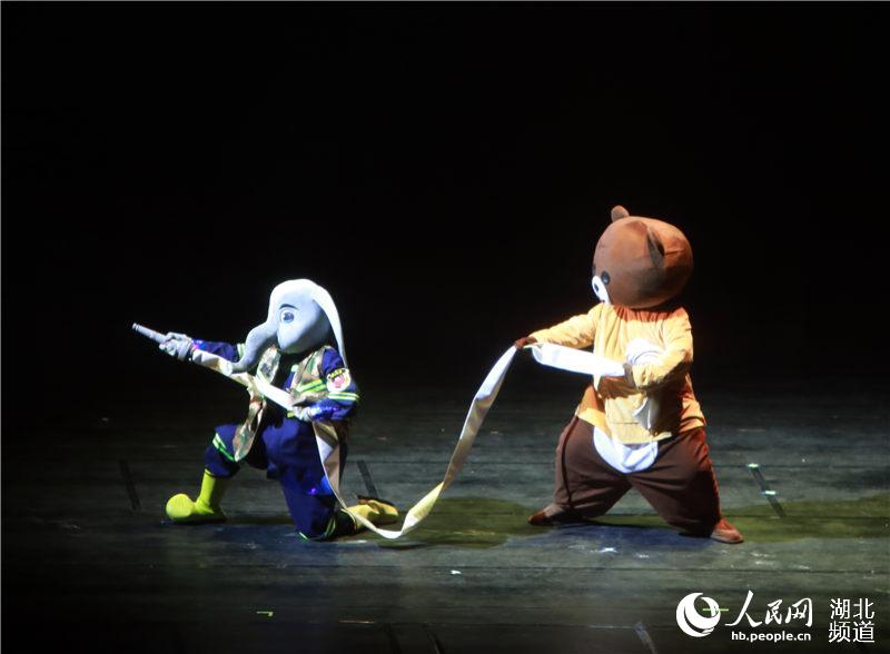 11��9�������人��̨���Ժ�����ȫ���ײ�����������ֶ�ͯ�硶���������֡���ӳ�ֳ���