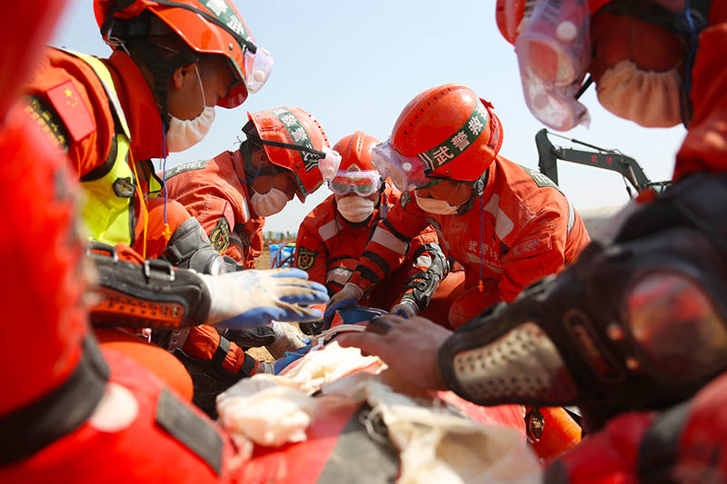 ����Ա���а�������