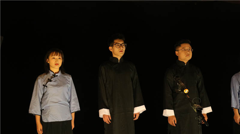 《世紀競帆》的文藝匯演現場。於琪攝