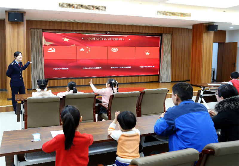 ������˰��ѧ�ô��к�ɫ˰�ջ���