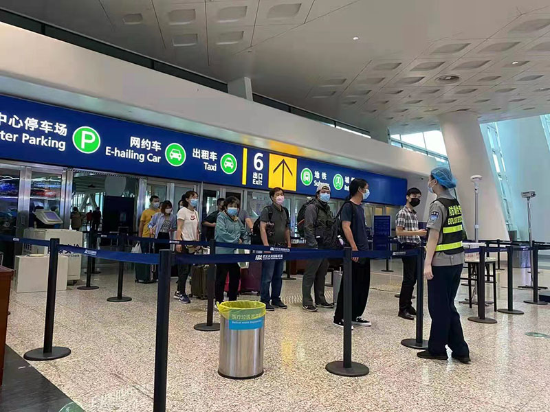 受暴雨天气影响武汉天河机场80余架次航班被取消