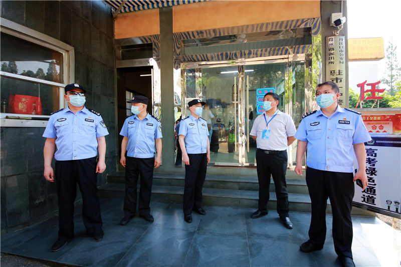 副市長、公安局長邵聯斌等局領導一線督戰。