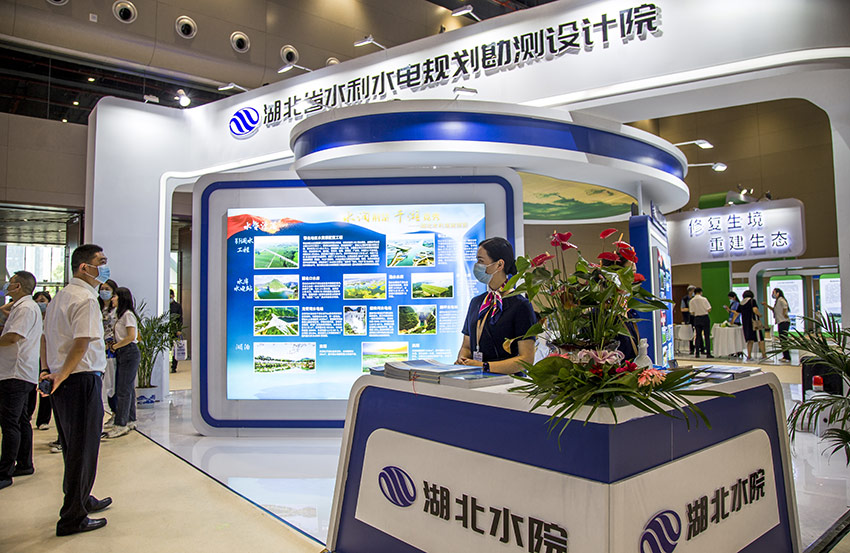 湖北水院精品工程亮相2021水博會。饒茜攝