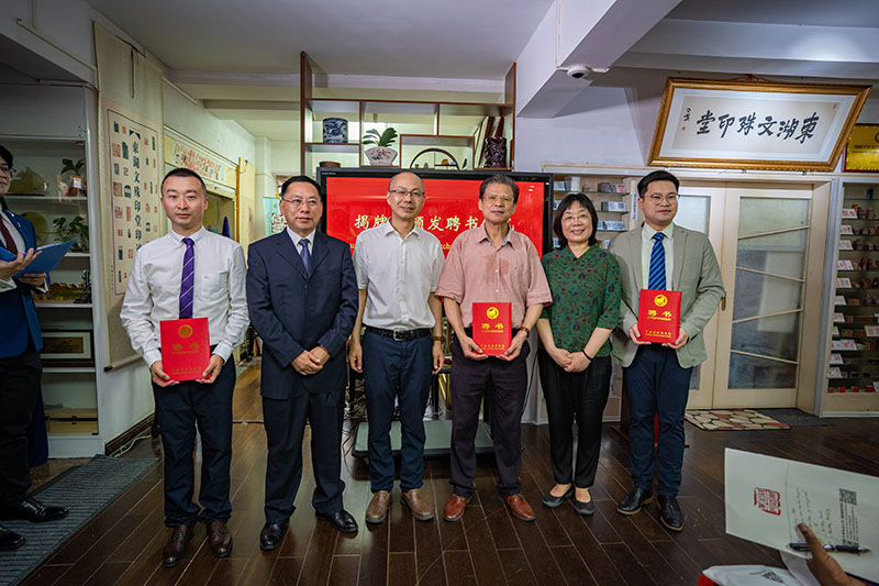 �䷢Ƹ�顣�޽����