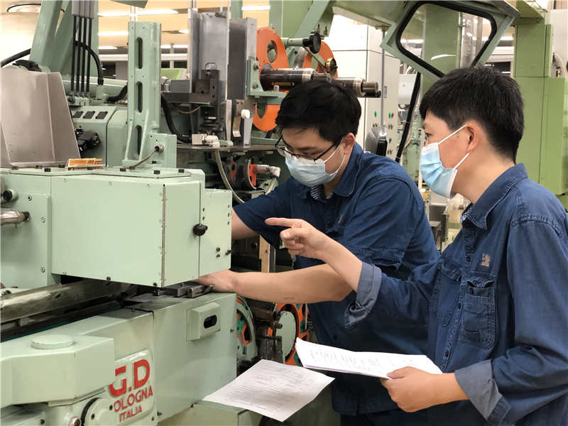 �人���̳������������������ѵʦ���Σ��ң�����ָ������Ա����Ϥʵ�ٱ�׼���̡�
