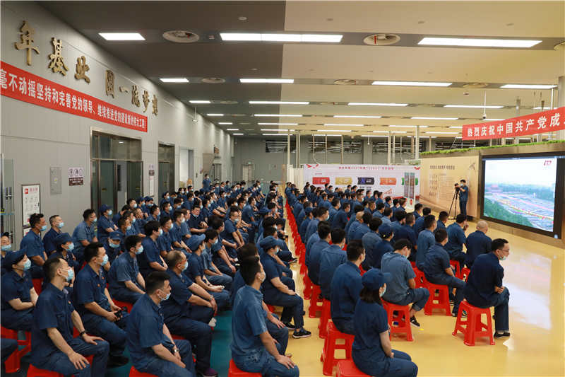 �人���̳���֯����һ��ְ���ۿ���ף�й�����������100������ֱ����