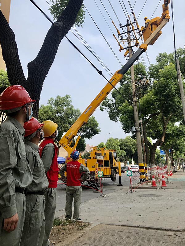 荊州電力為隔離點醫院施工 保障“雙電源”供電