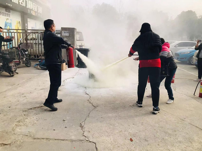 �人������������֣�������ȫ�����߽�װ���г���2��