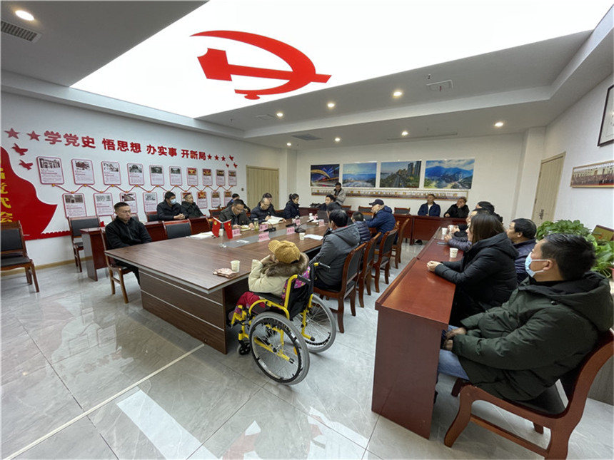 秭歸在宜農民工服務中心殘疾人服務站為殘疾人舉行新春座談會。