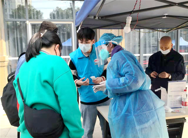 中鐵十一局建安公司志願者下沉社區同心戰“疫”【2】