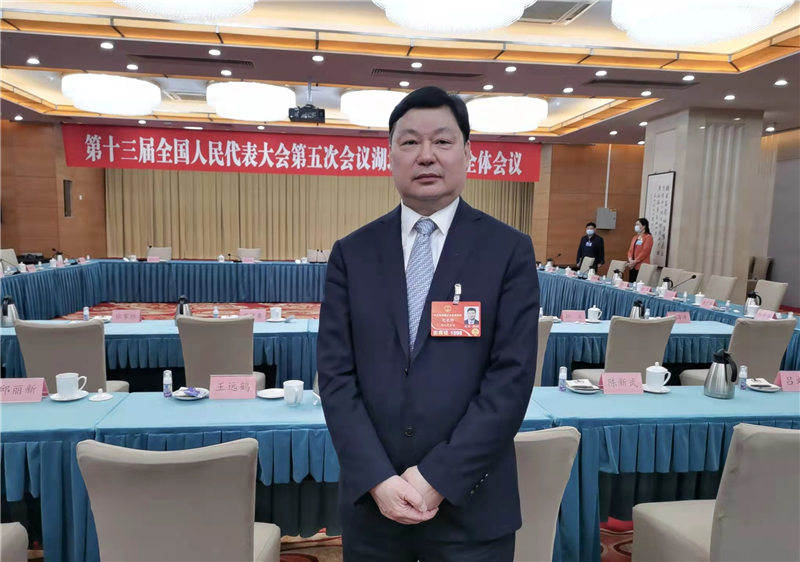 全国人大代表、中国移动湖北公司党委书记、董事长、总经理范秉衡