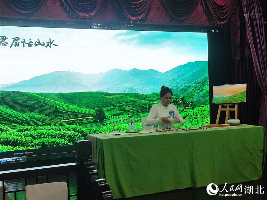 革命老區湖北紅安 :“脫貧茶”走出“振興路”。人民網 郭婷婷攝
