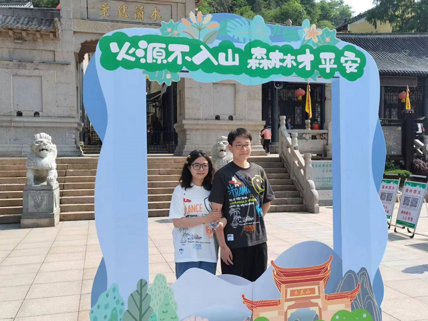 游客打卡。