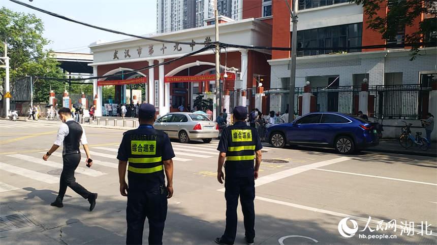 �߿�����С����ʮ���п��������Ѳ�顣��������